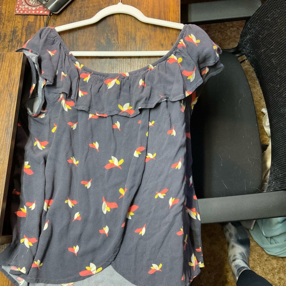 Torrid Hem Ruffle Tulip Top - Picture 3 of 4